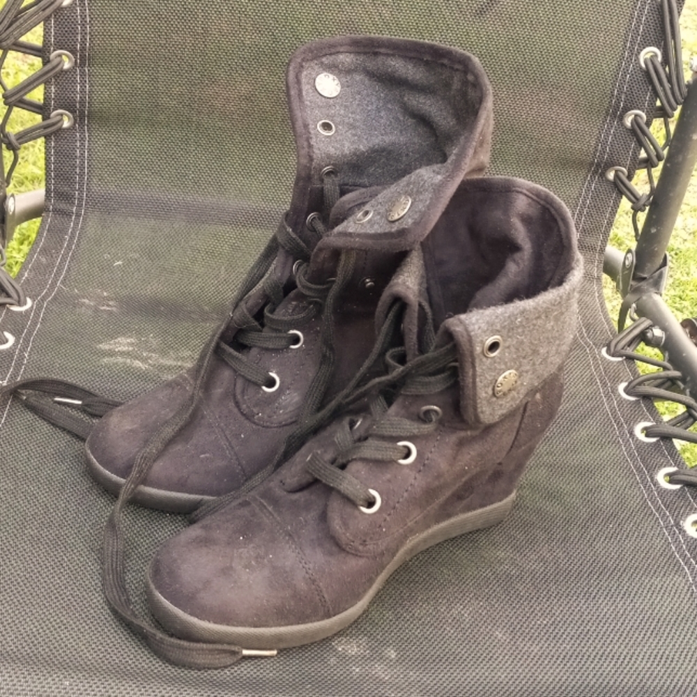 Roxy flipover wedge boots